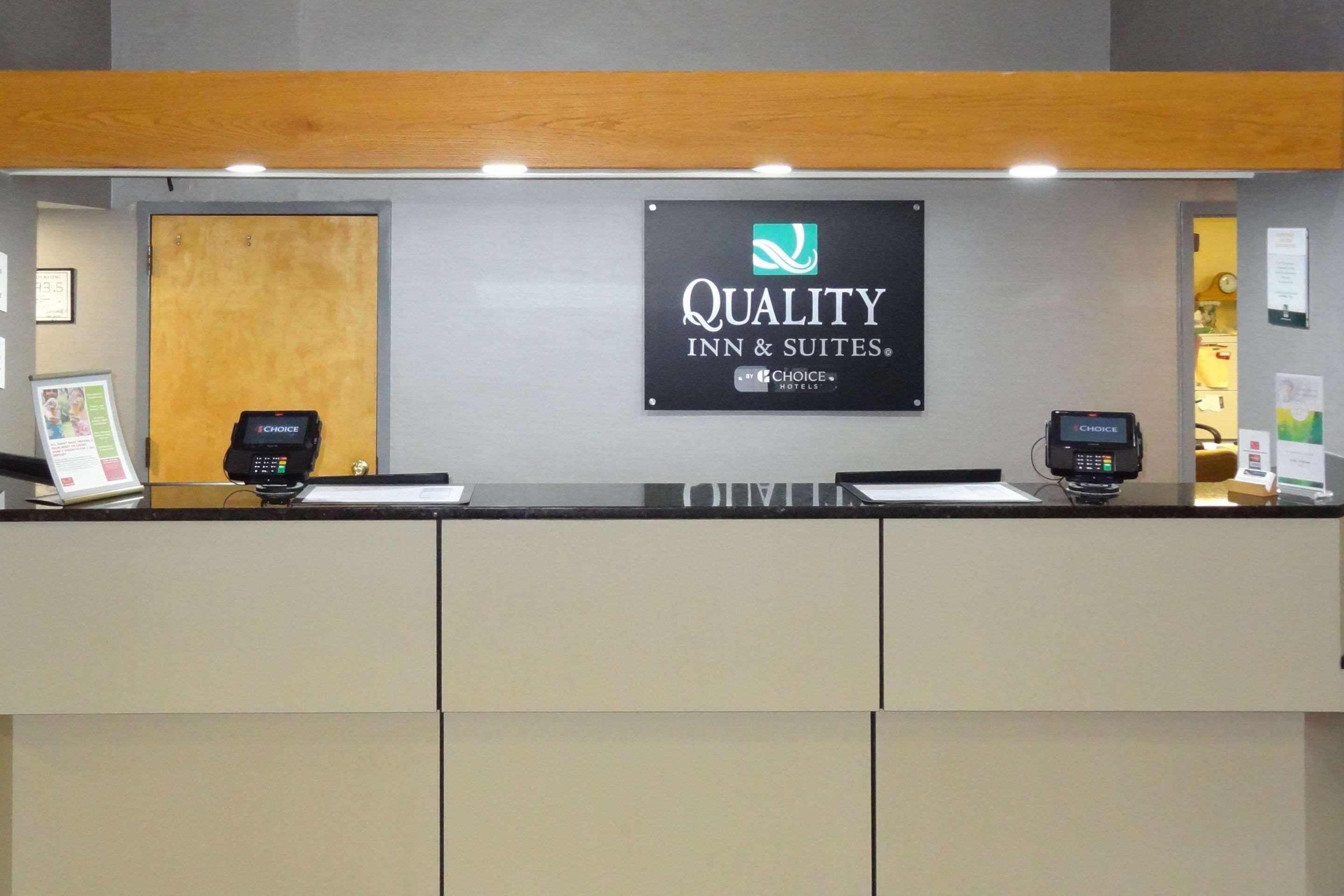 Quality Inn & Suites Raleigh North Bagian luar foto