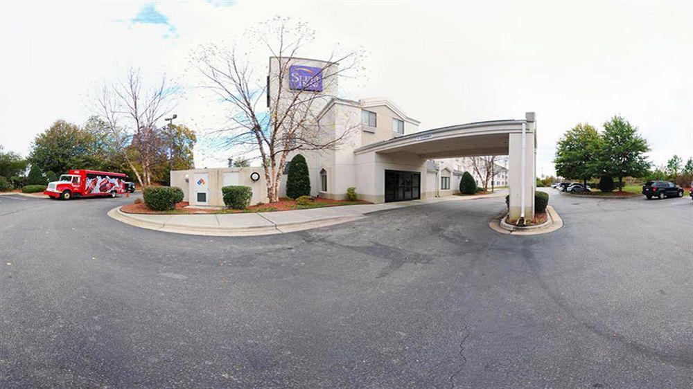 Quality Inn & Suites Raleigh North Bagian luar foto